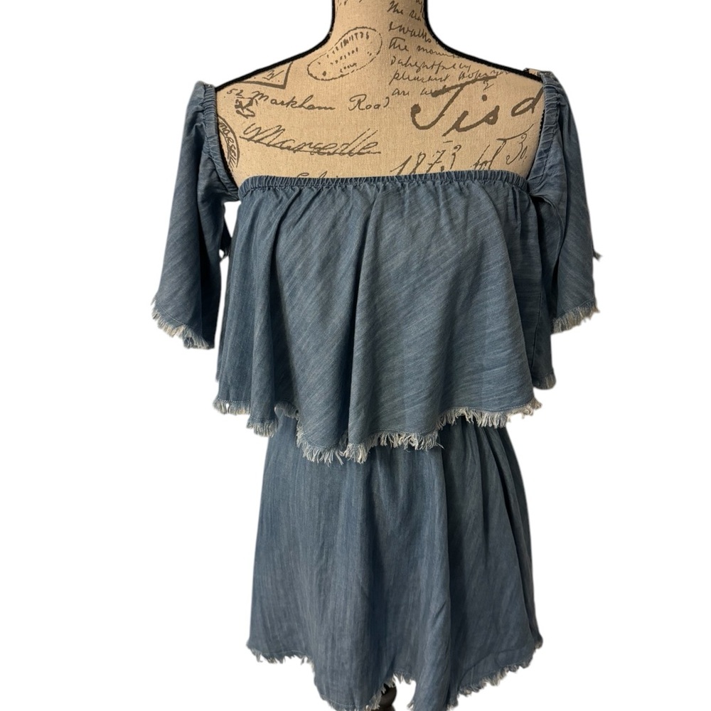 Elan Raw Edge Off the Shoulder Dress - Picture 3 of 10